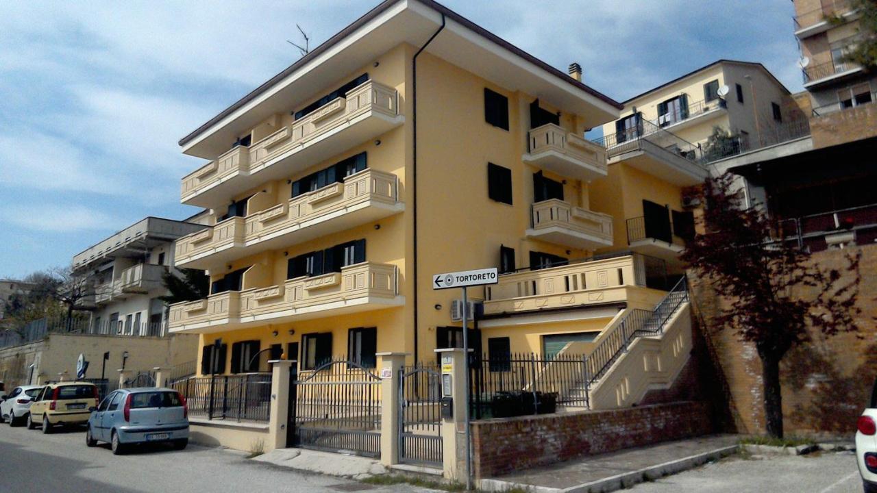 Verde Mare "Appartamenti Per Vacanze" Торторето Экстерьер фото
