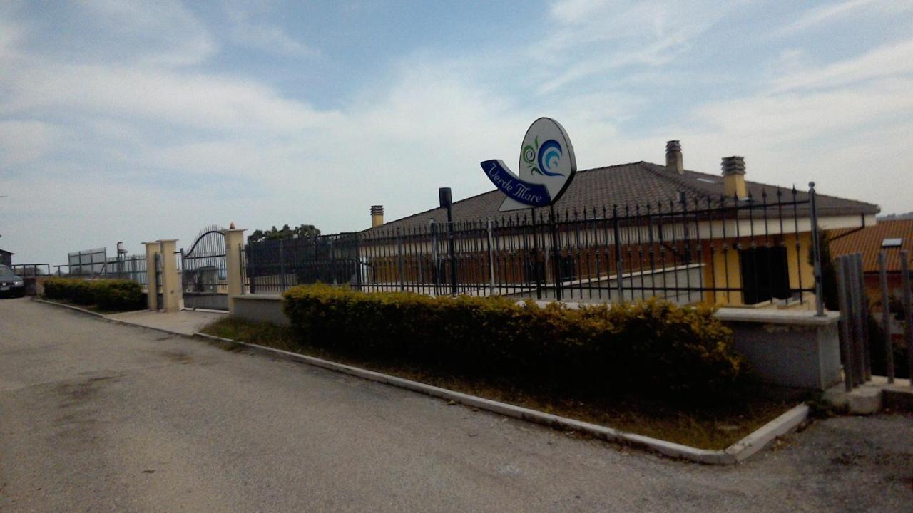 Verde Mare "Appartamenti Per Vacanze" Торторето Экстерьер фото